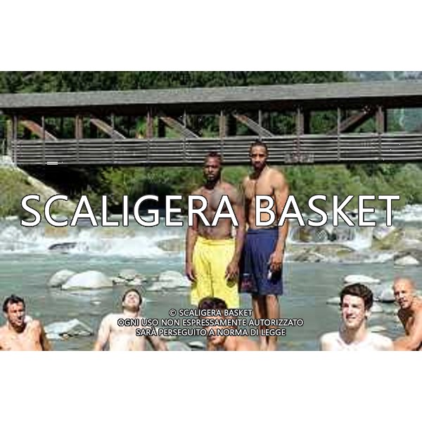 Mario West e Shane Edwards sul fiume Sarca
