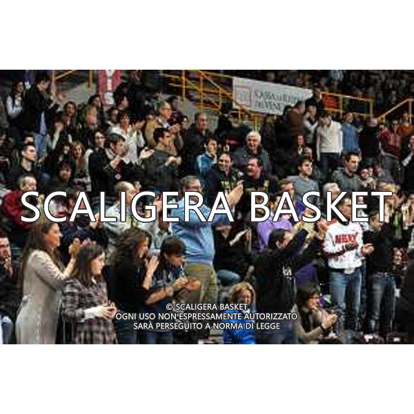 esulta il pubblico del Palaolimoia