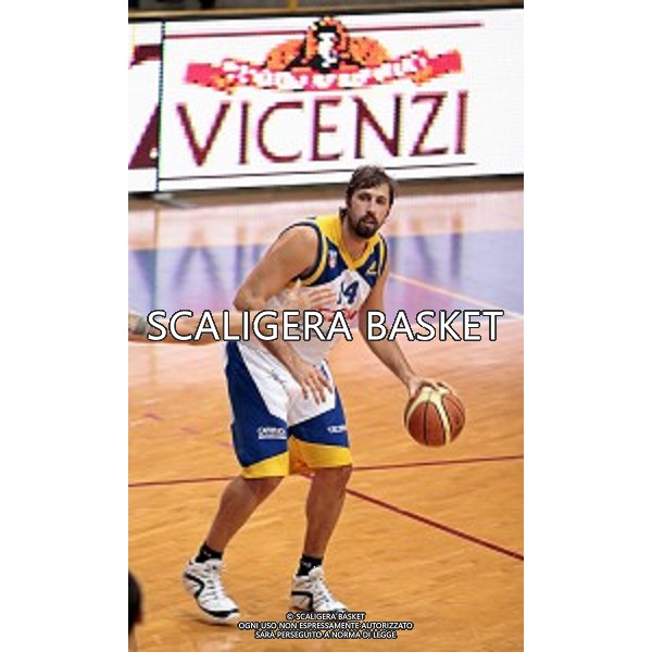 Vicenzi