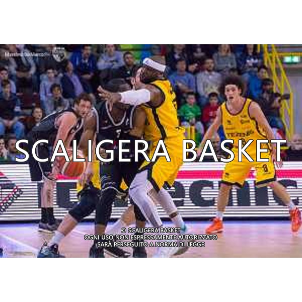 Tezenis - Segafredo Bologna