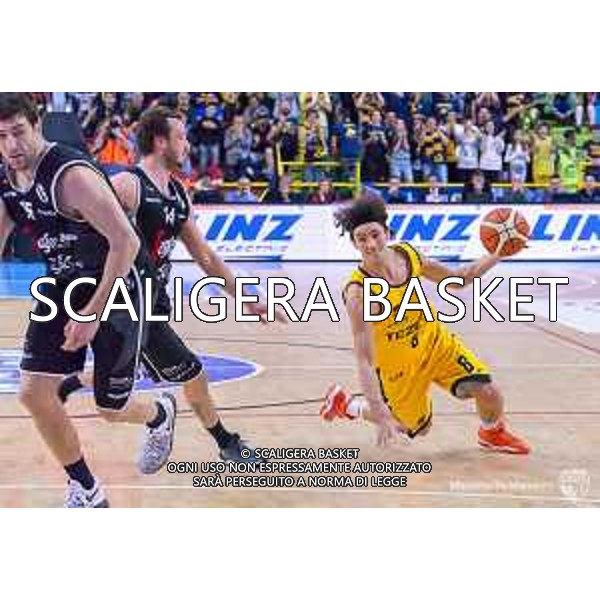 Tezenis - Segafredo Bologna