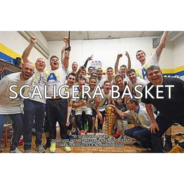 Tezenis Verona - OWW Udine - Gara 4 . festeggiamenti in spogliatoio