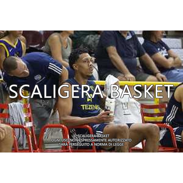 AMICHEVOLE. TEZENIS CREMONA