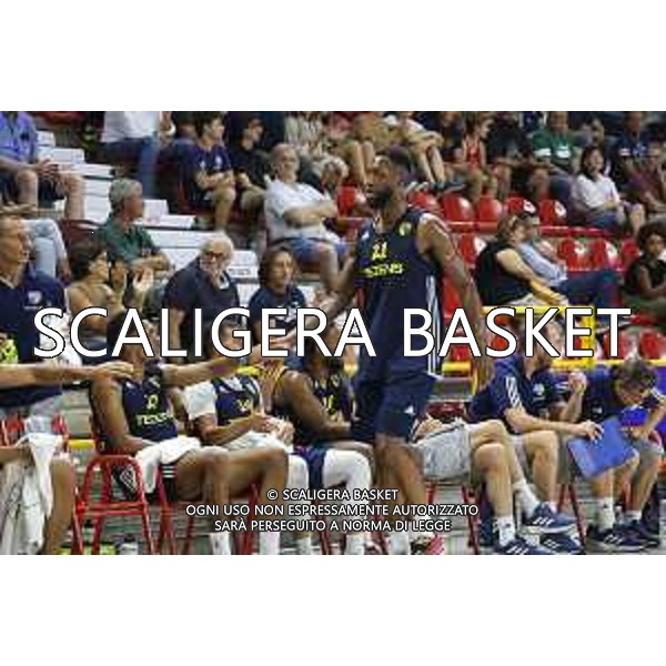 AMICHEVOLE. TEZENIS CREMONA