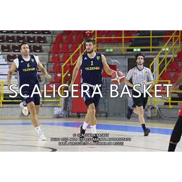 AMICHEVOLE. TEZENIS CREMONA