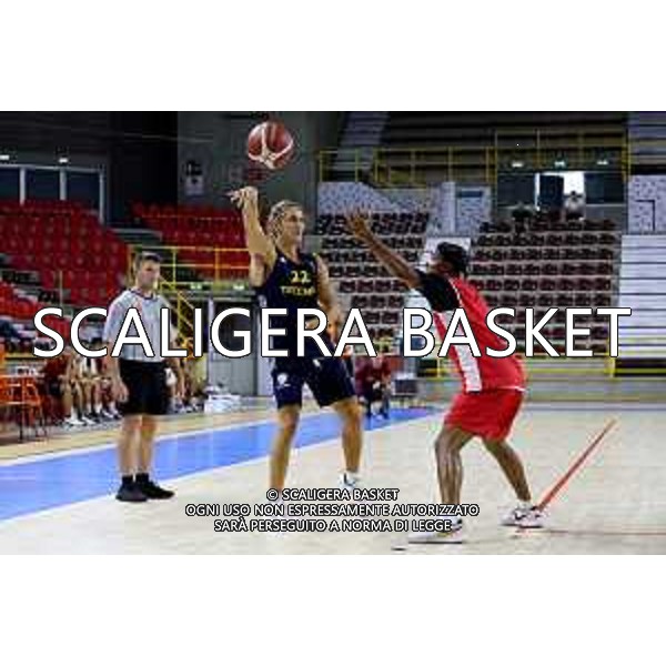 AMICHEVOLE. TEZENIS CREMONA