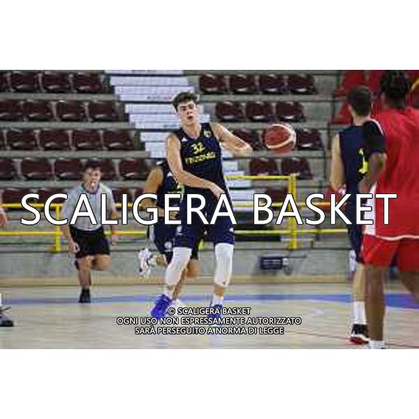 AMICHEVOLE. TEZENIS CREMONA