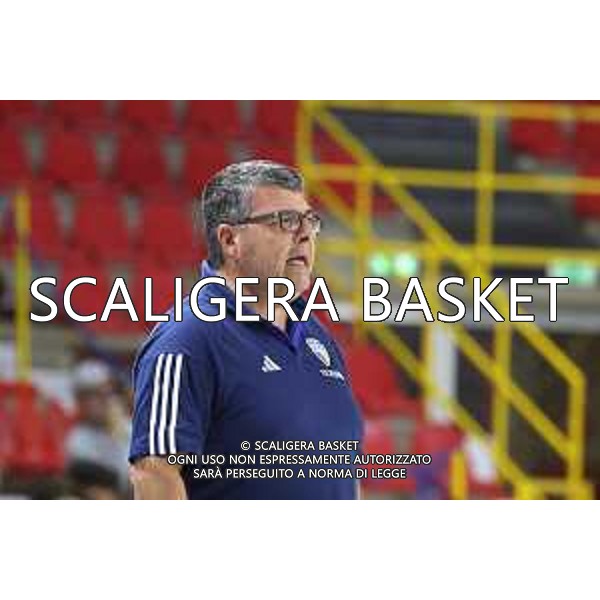 AMICHEVOLE. TEZENIS CREMONA