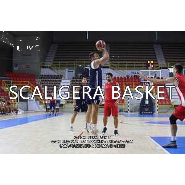 AMICHEVOLE. TEZENIS CREMONA