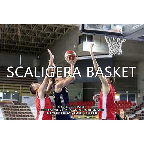 AMICHEVOLE. TEZENIS CREMONA