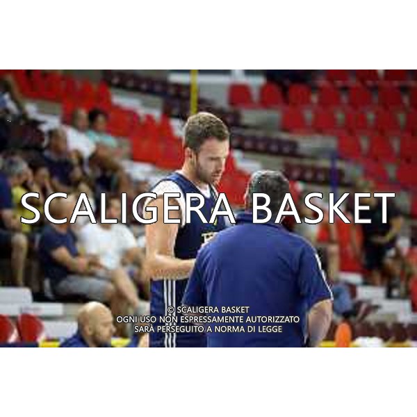 AMICHEVOLE. TEZENIS CREMONA