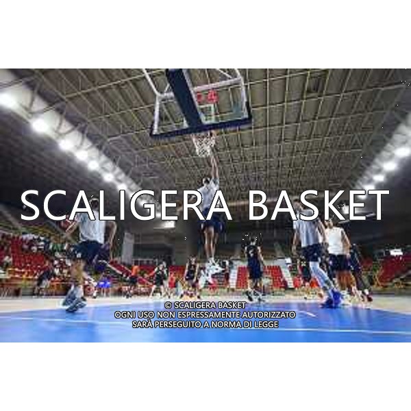 AMICHEVOLE. TEZENIS CREMONA