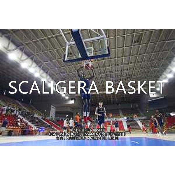 AMICHEVOLE. TEZENIS CREMONA