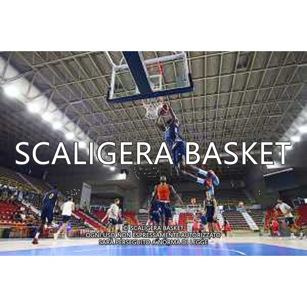 AMICHEVOLE. TEZENIS CREMONA