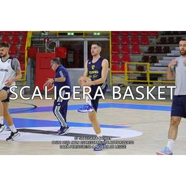 TEZENIS SAVERIO BARTOLI PRIMO ALLENAMENTO