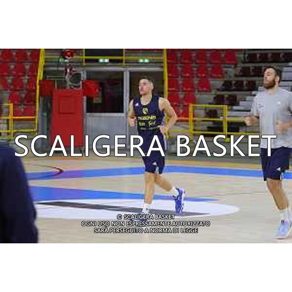 TEZENIS SAVERIO BARTOLI PRIMO ALLENAMENTO