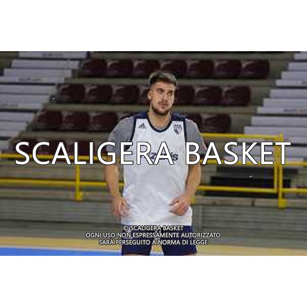 TEZENIS SAVERIO BARTOLI PRIMO ALLENAMENTO