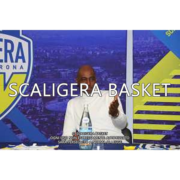 PRESENTAZIONE LIBRO SYLVESTER GRAY SCALIGERA BASKET