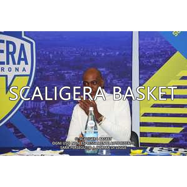 PRESENTAZIONE LIBRO SYLVESTER GRAY SCALIGERA BASKET