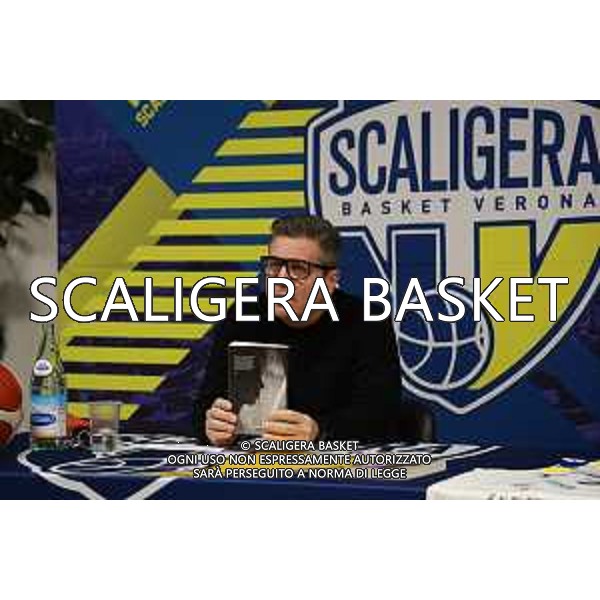 PRESENTAZIONE LIBRO SYLVESTER GRAY SCALIGERA BASKET