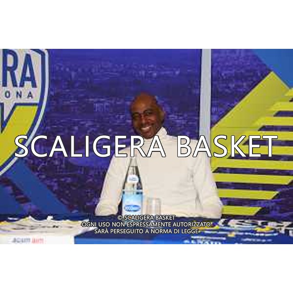 PRESENTAZIONE LIBRO SYLVESTER GRAY SCALIGERA BASKET