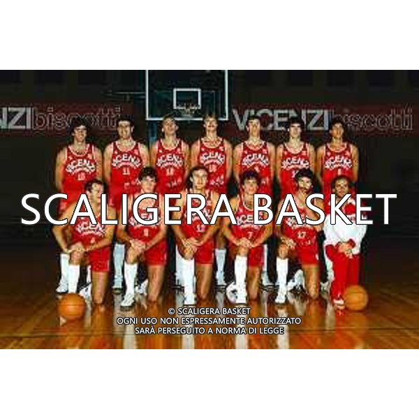 Foto squadra Vicenzi Verona 83/84