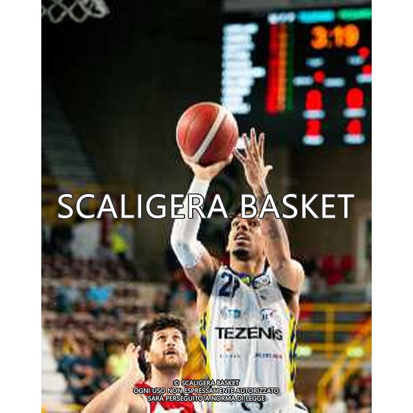 38° giornata serie a2 basket Tezenis Verona Carpegna Prosciutto basket Pesaro Fotoexpress vesentini