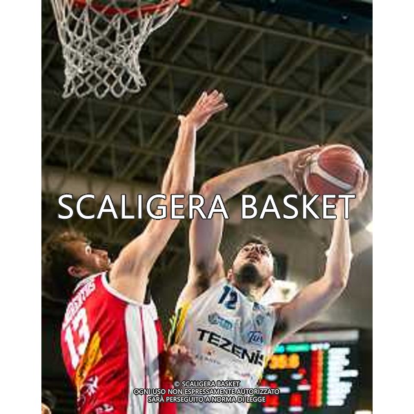 38° giornata serie a2 basket Tezenis Verona Carpegna Prosciutto basket Pesaro Fotoexpress vesentini