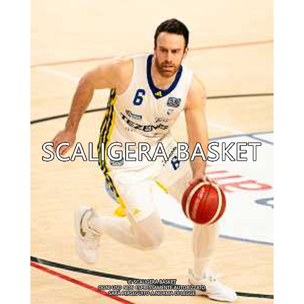 38° giornata serie a2 basket Tezenis Verona Carpegna Prosciutto basket Pesaro Fotoexpress vesentini
