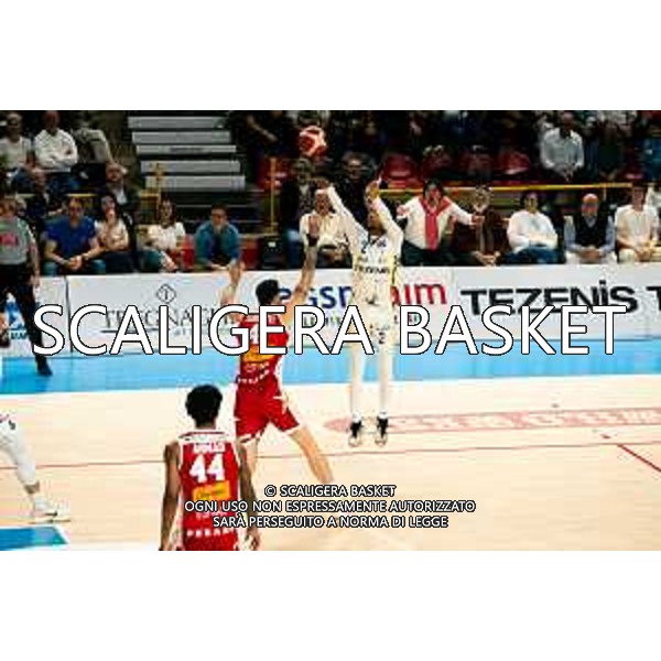 38° giornata serie a2 basket Tezenis Verona Carpegna Prosciutto basket Pesaro Fotoexpress vesentini