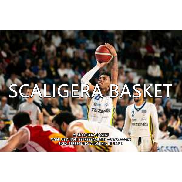 38° giornata serie a2 basket Tezenis Verona Carpegna Prosciutto basket Pesaro Fotoexpress vesentini