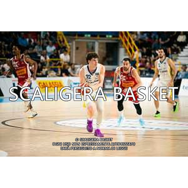38° giornata serie a2 basket Tezenis Verona Carpegna Prosciutto basket Pesaro Fotoexpress vesentini