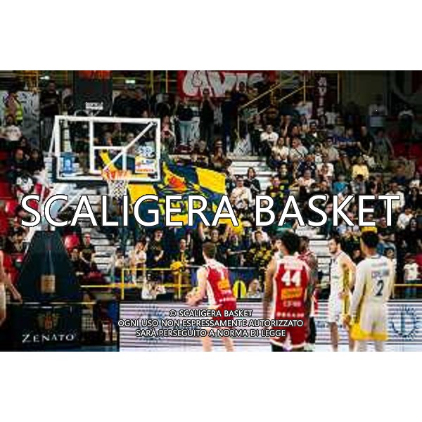 38° giornata serie a2 basket Tezenis Verona Carpegna Prosciutto basket Pesaro Fotoexpress vesentini